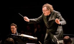 Live:  Brussels Philharmonic & Vlaams Radiokoor – Beethoven 5