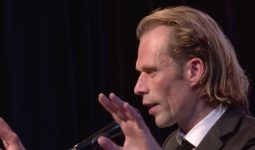 Filip Jordens: Hommage aan Jacques Brel