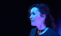 De Schelp – Betje Wolff knokt voor haar identiteit